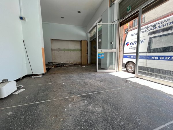 locale commerciale in vendita a Genova in zona San Fruttuoso