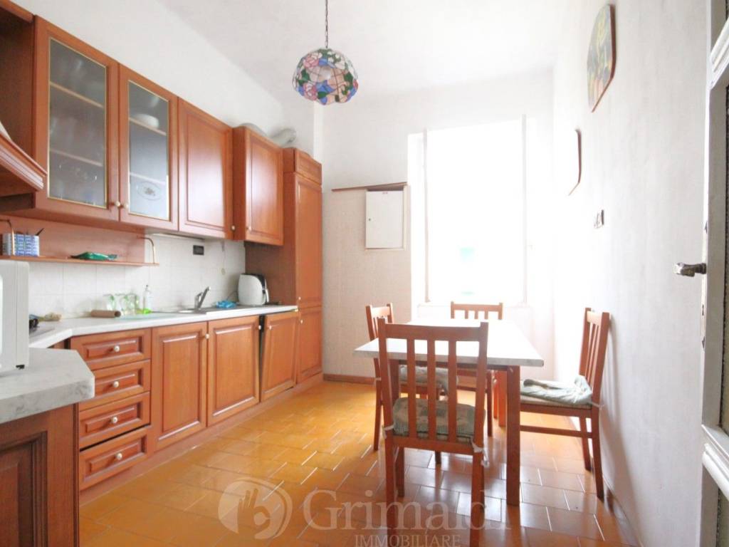 appartamento in vendita a Genova in zona Rivarolo