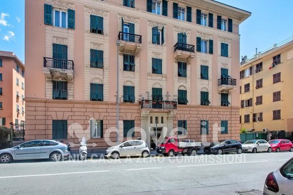 appartamento in vendita a Genova in zona Sturla