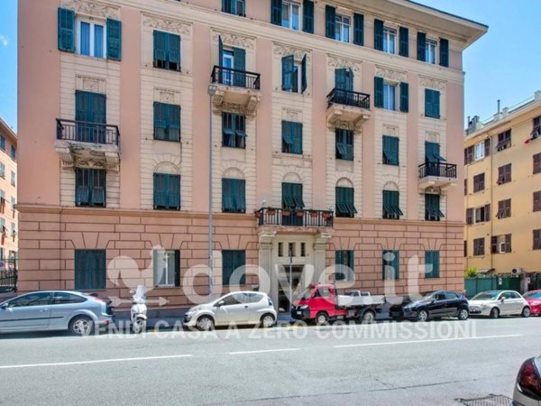 appartamento in vendita a Genova in zona Sturla
