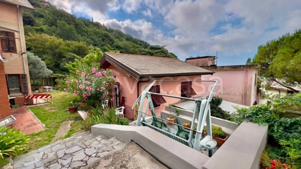casa indipendente in vendita a Genova in zona Castelletto
