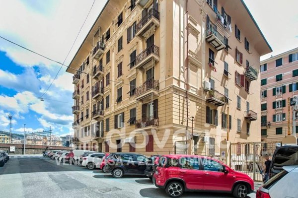 appartamento in vendita a Genova in zona Foce