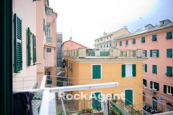appartamento in vendita a Genova in zona Sestri Ponente