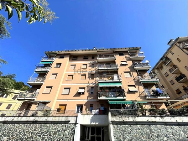 appartamento in vendita a Genova in zona Rivarolo