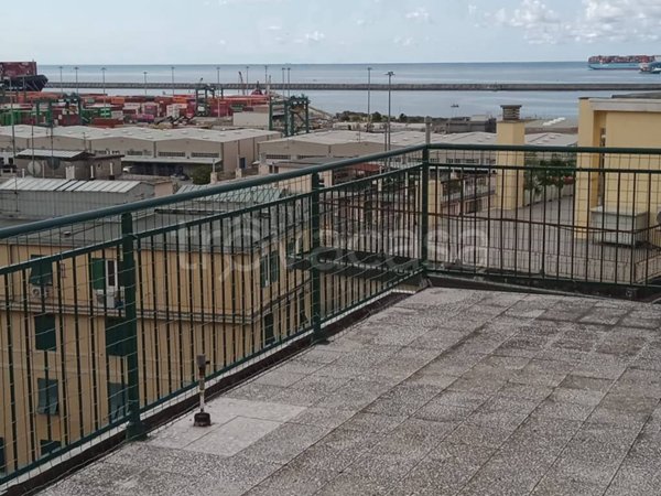 appartamento in vendita a Genova in zona Palmaro / Pra'