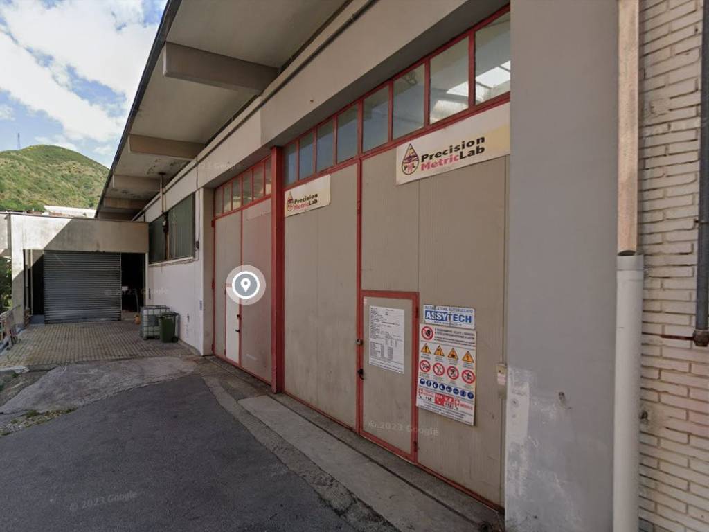 locale commerciale in vendita a Genova in zona Borzoli