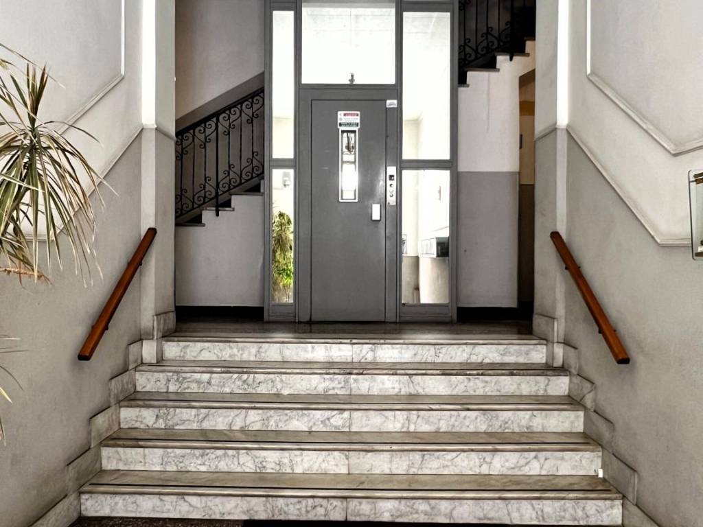 appartamento in vendita a Genova in zona Sturla