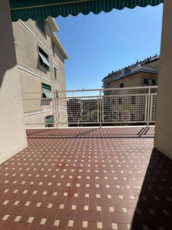 appartamento in vendita a Genova in zona Sturla