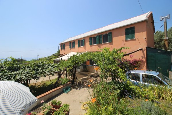 quadrivano in vendita a Genova in zona Palmaro / Pra'