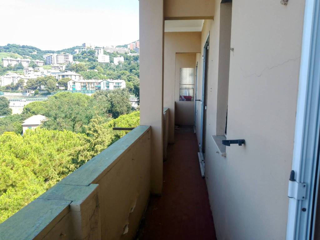 appartamento in vendita a Genova in zona Palmaro / Pra'