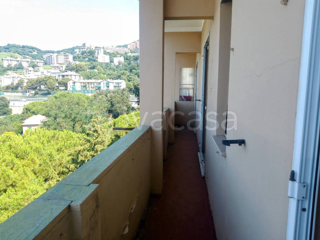appartamento in vendita a Genova in zona Palmaro / Pra'