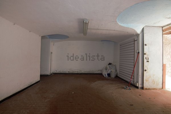 locale di sgombero in vendita a Genova in zona Sampierdarena