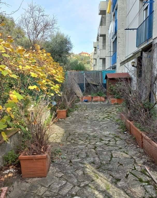 appartamento in vendita a Genova in zona San Gottardo/Sant'Eusebio