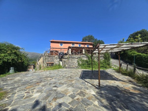 casa indipendente in vendita a Genova in zona Acquasanta