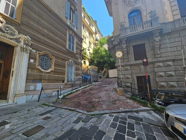 appartamento in vendita a Genova in zona Lagaccio / Granarolo
