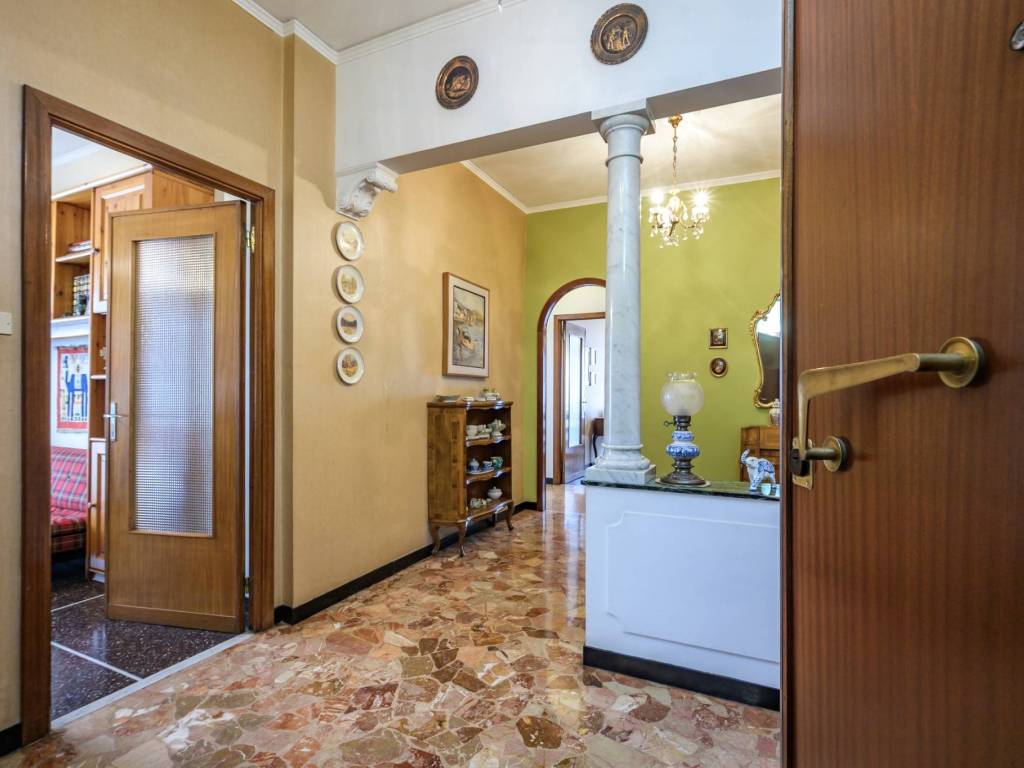 appartamento in vendita a Genova in zona Pegli