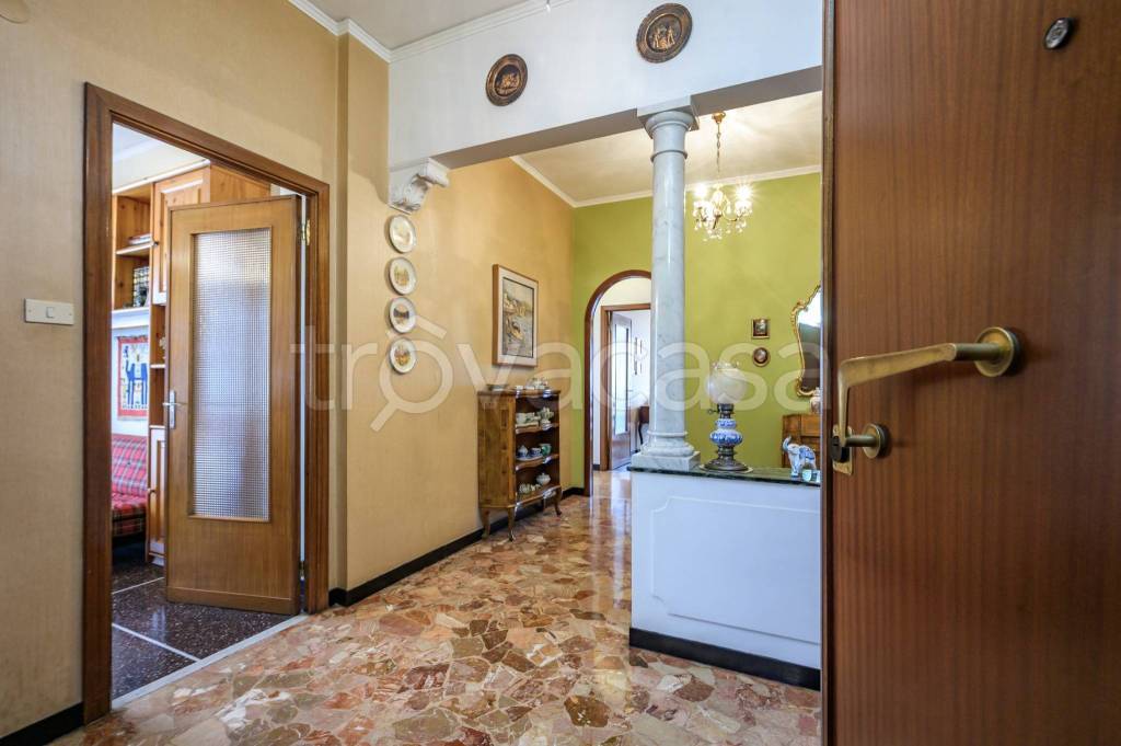 appartamento in vendita a Genova in zona Pegli