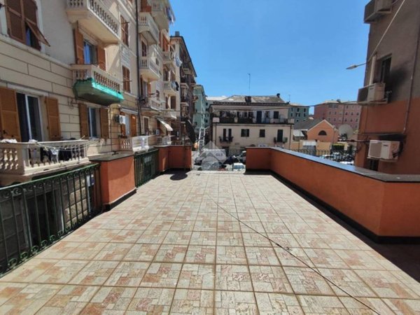 appartamento in vendita a Genova in zona Sestri Ponente