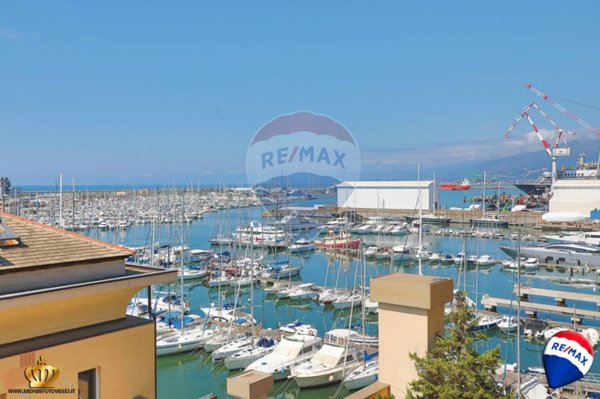 appartamento in vendita a Genova in zona Sestri Ponente
