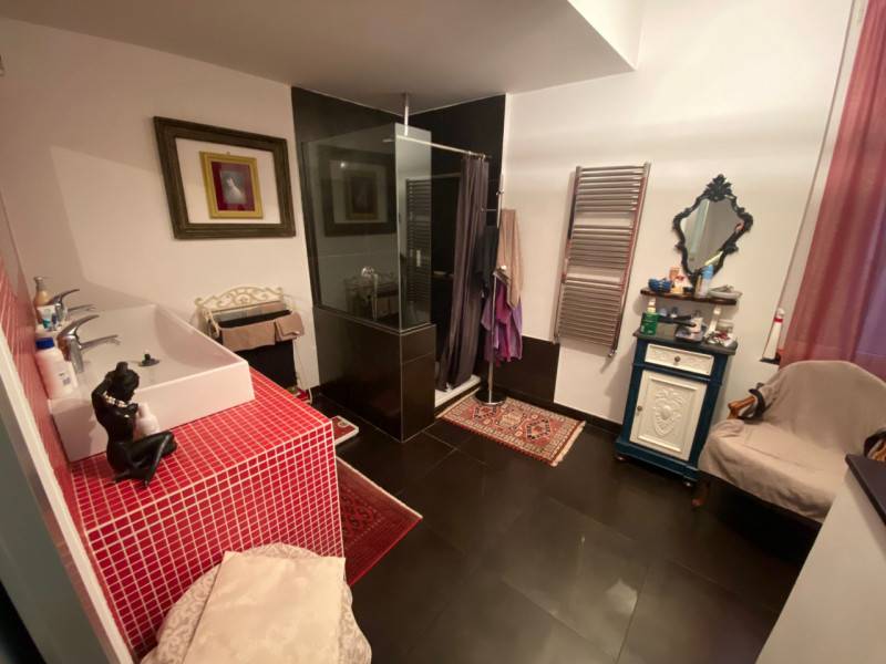 appartamento in vendita a Genova in zona Sottoripa / Maddalena / Molo