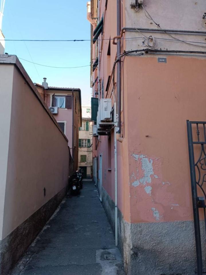 appartamento in vendita a Genova in zona Sestri Ponente