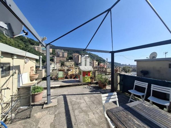 appartamento in vendita a Genova in zona Rivarolo