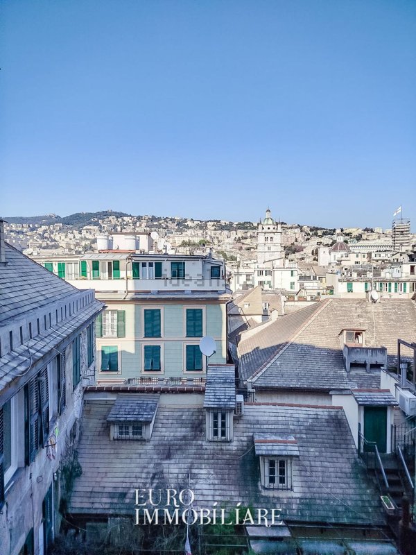 appartamento in vendita a Genova in zona Sottoripa / Maddalena / Molo