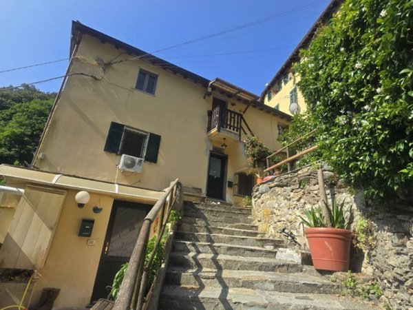 casa indipendente in vendita a Genova in zona Palmaro / Pra'