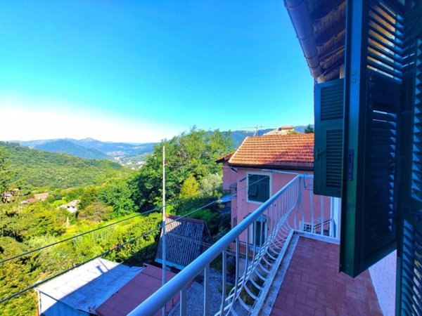 casa indipendente in vendita a Genova in zona Apparizione