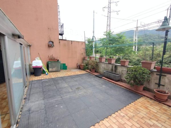appartamento in vendita a Genova in zona Rivarolo