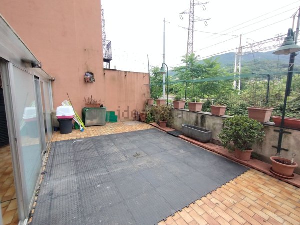 appartamento in vendita a Genova in zona Rivarolo