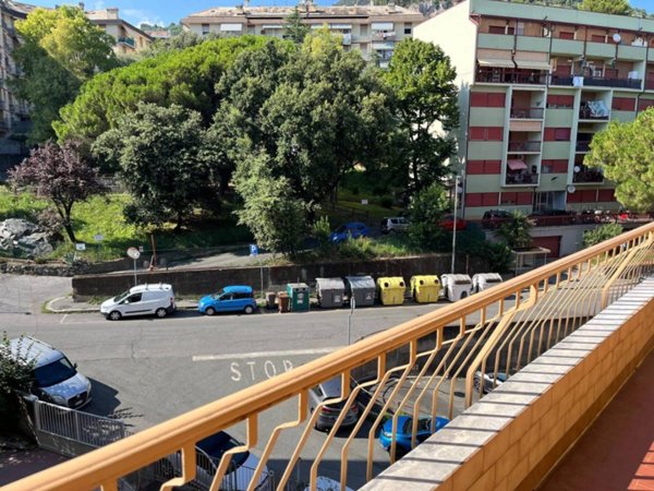 appartamento in vendita a Genova in zona Sestri Ponente