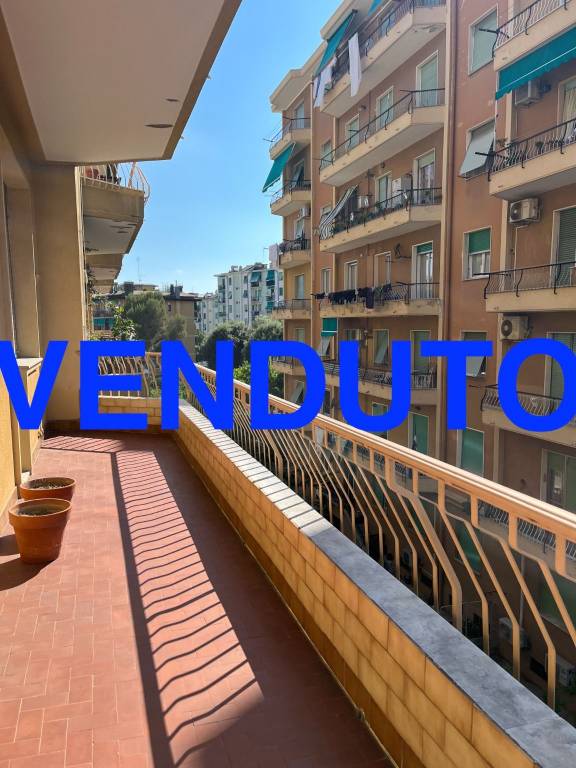 appartamento in vendita a Genova in zona Sestri Ponente