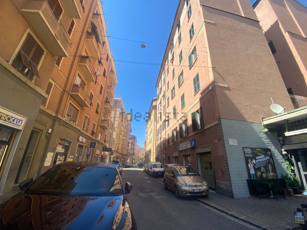 ufficio in vendita a Genova in zona Sampierdarena