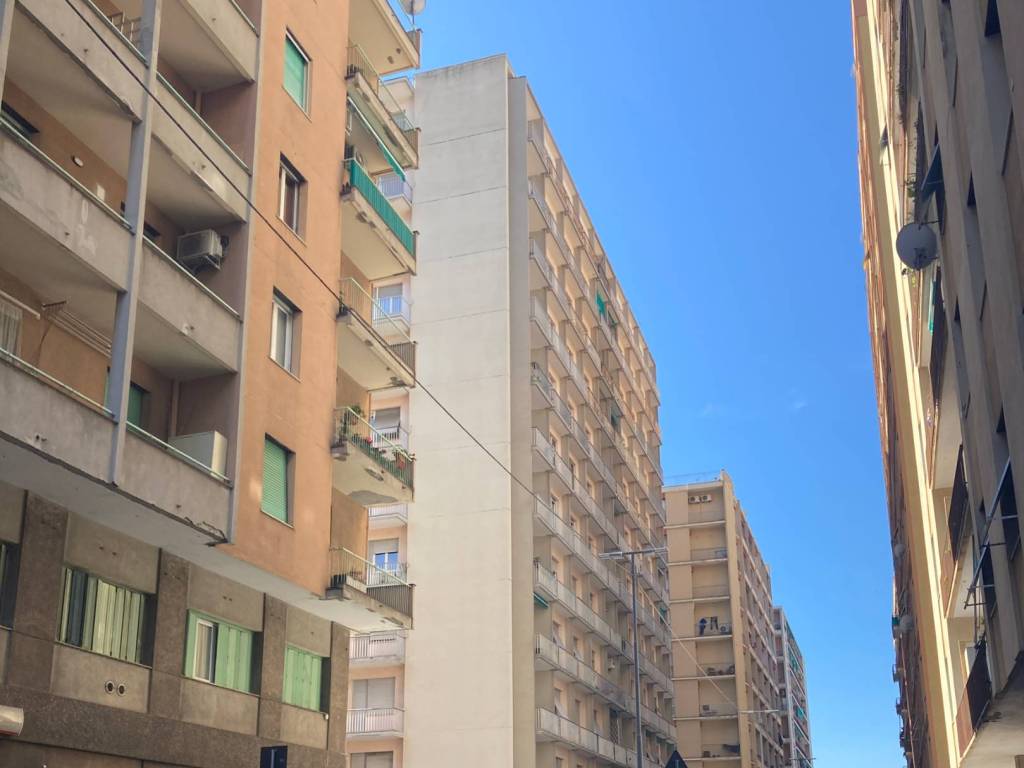 appartamento in vendita a Genova in zona Sestri Ponente