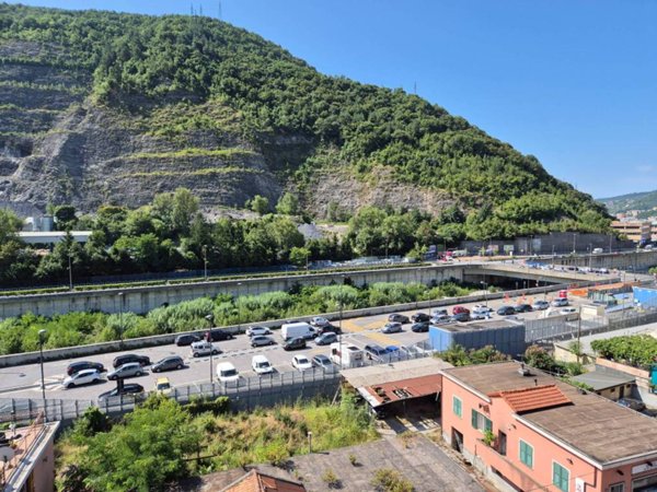 appartamento in vendita a Genova in zona Molassana