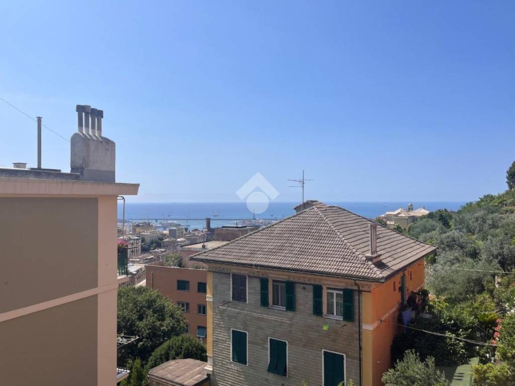 appartamento in vendita a Genova in zona Oregina