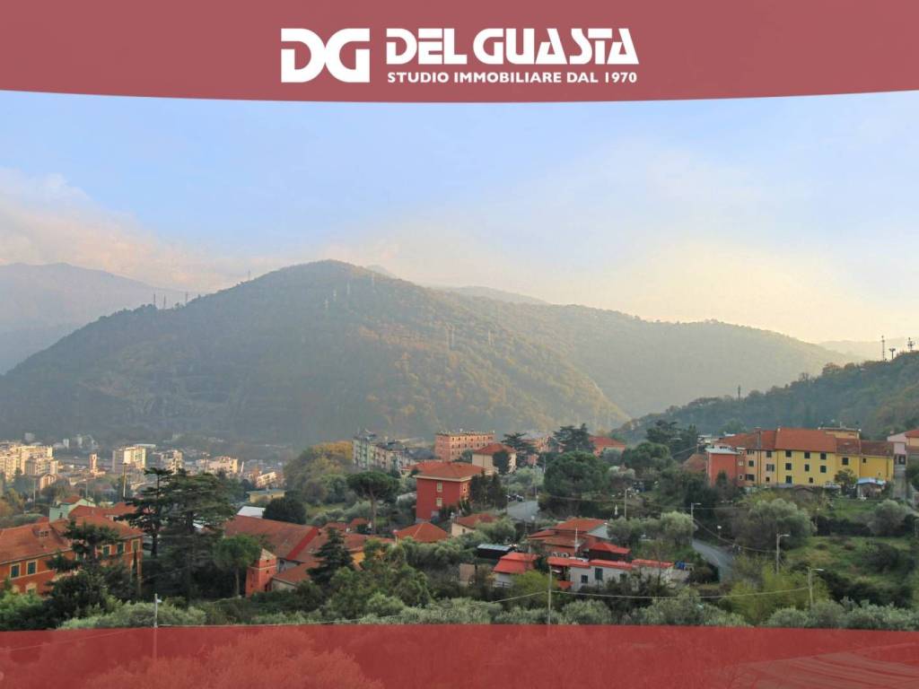 appartamento in vendita a Genova in zona Molassana