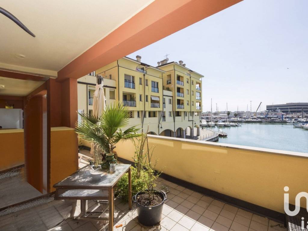 appartamento in vendita a Genova in zona Certosa