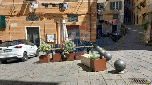 locale commerciale in vendita a Genova in zona Centro Storico