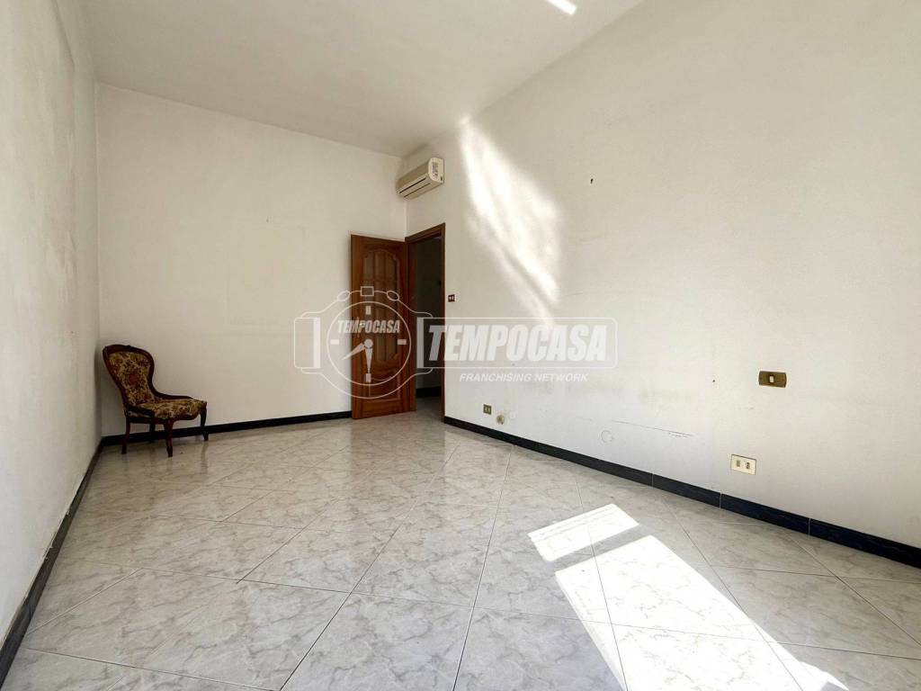 appartamento in vendita a Genova in zona Sestri Ponente