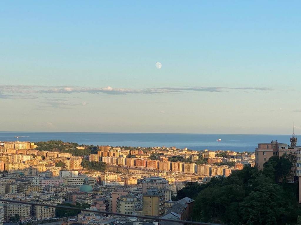 casa indipendente in vendita a Genova in zona Castelletto