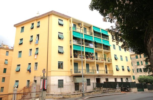 appartamento in vendita a Genova in zona Sturla