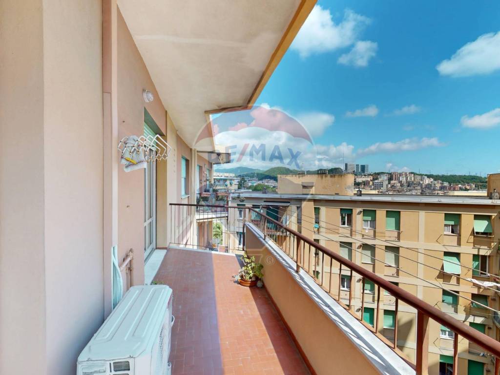appartamento in vendita a Genova in zona Sestri Ponente