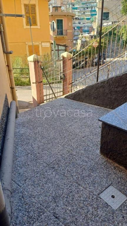 appartamento in vendita a Genova in zona Certosa