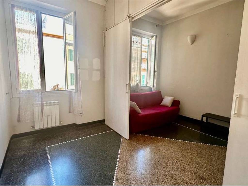 appartamento in vendita a Genova in zona Rivarolo