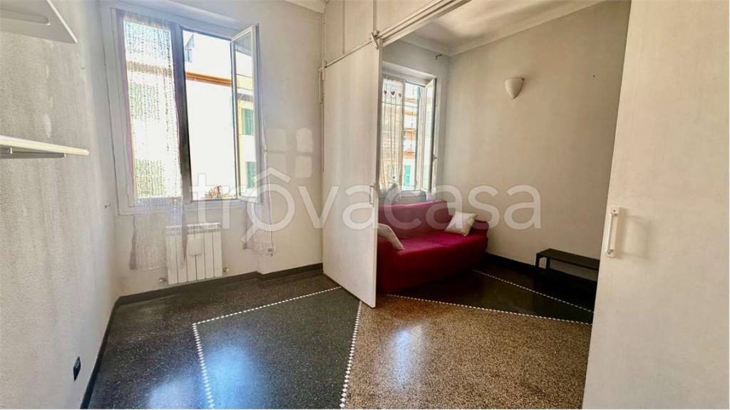 appartamento in vendita a Genova in zona Rivarolo