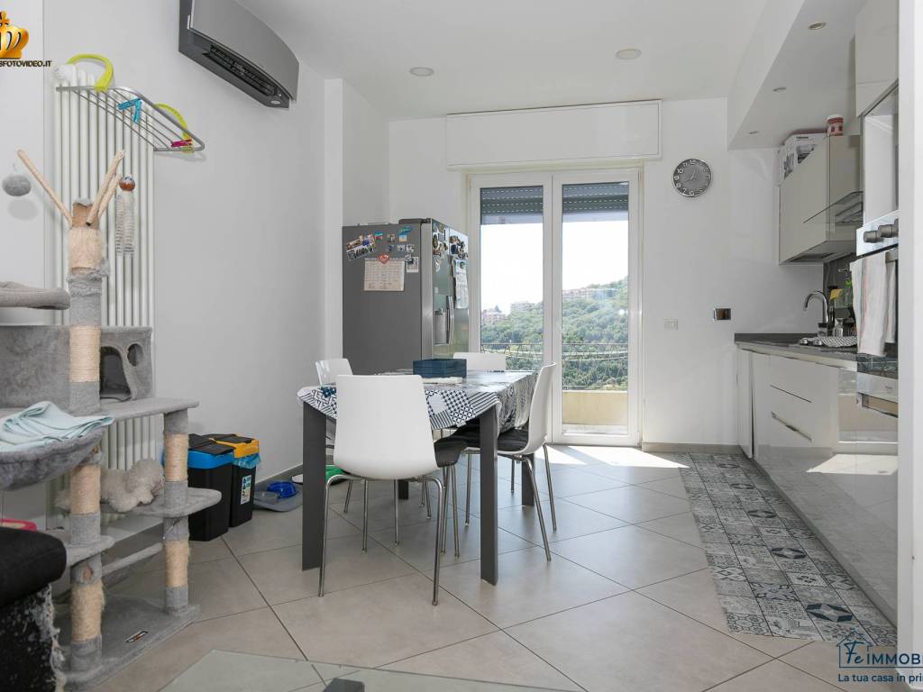 appartamento in vendita a Genova in zona Quezzi
