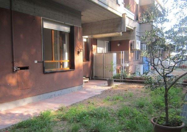 appartamento in vendita a Genova in zona Sestri Ponente