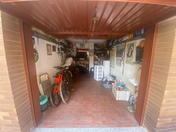 negozio in vendita a Genova in zona Cornigliano